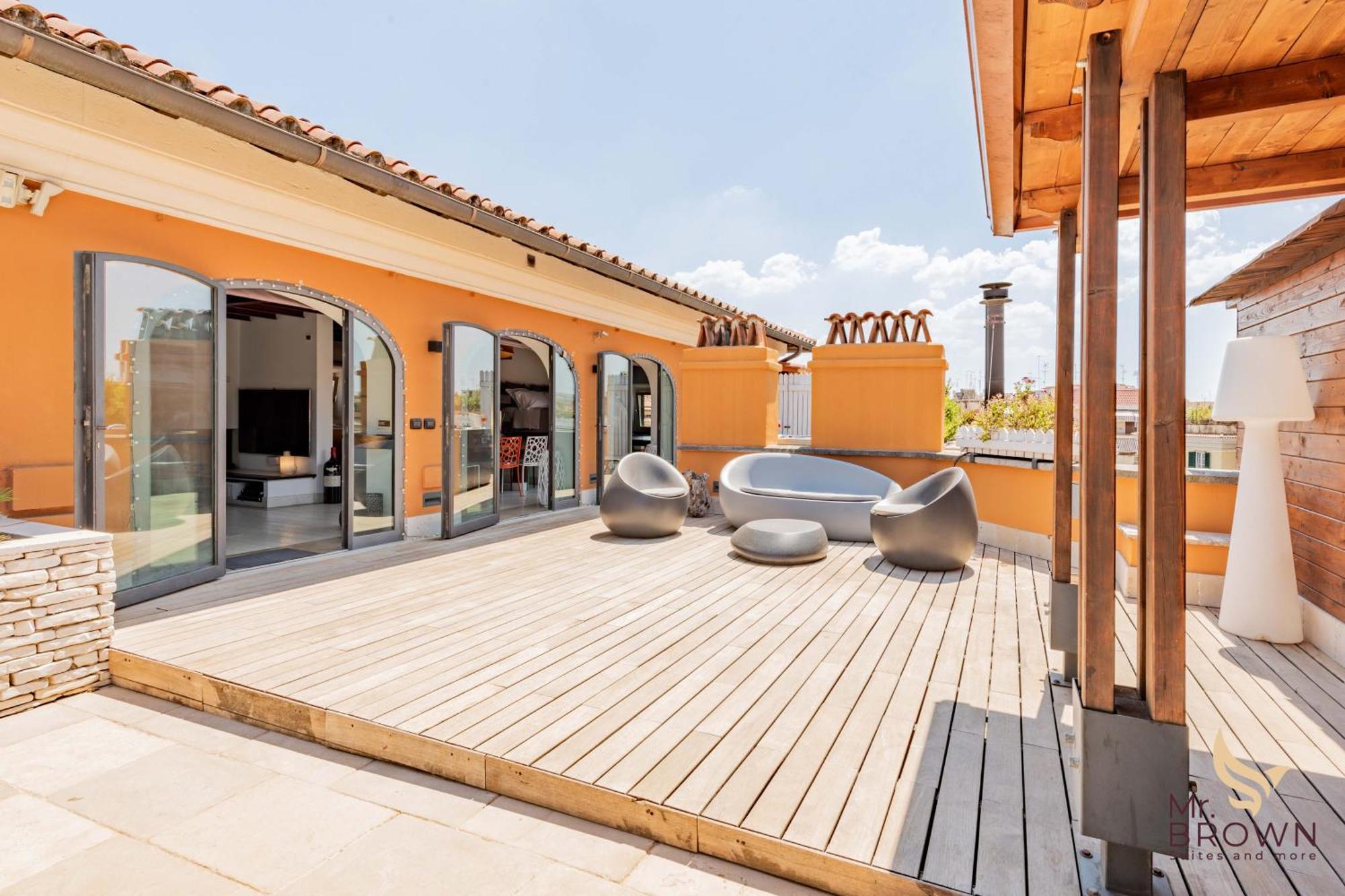 Mrbrown Luxury Terrace With Pool Apartment Rom