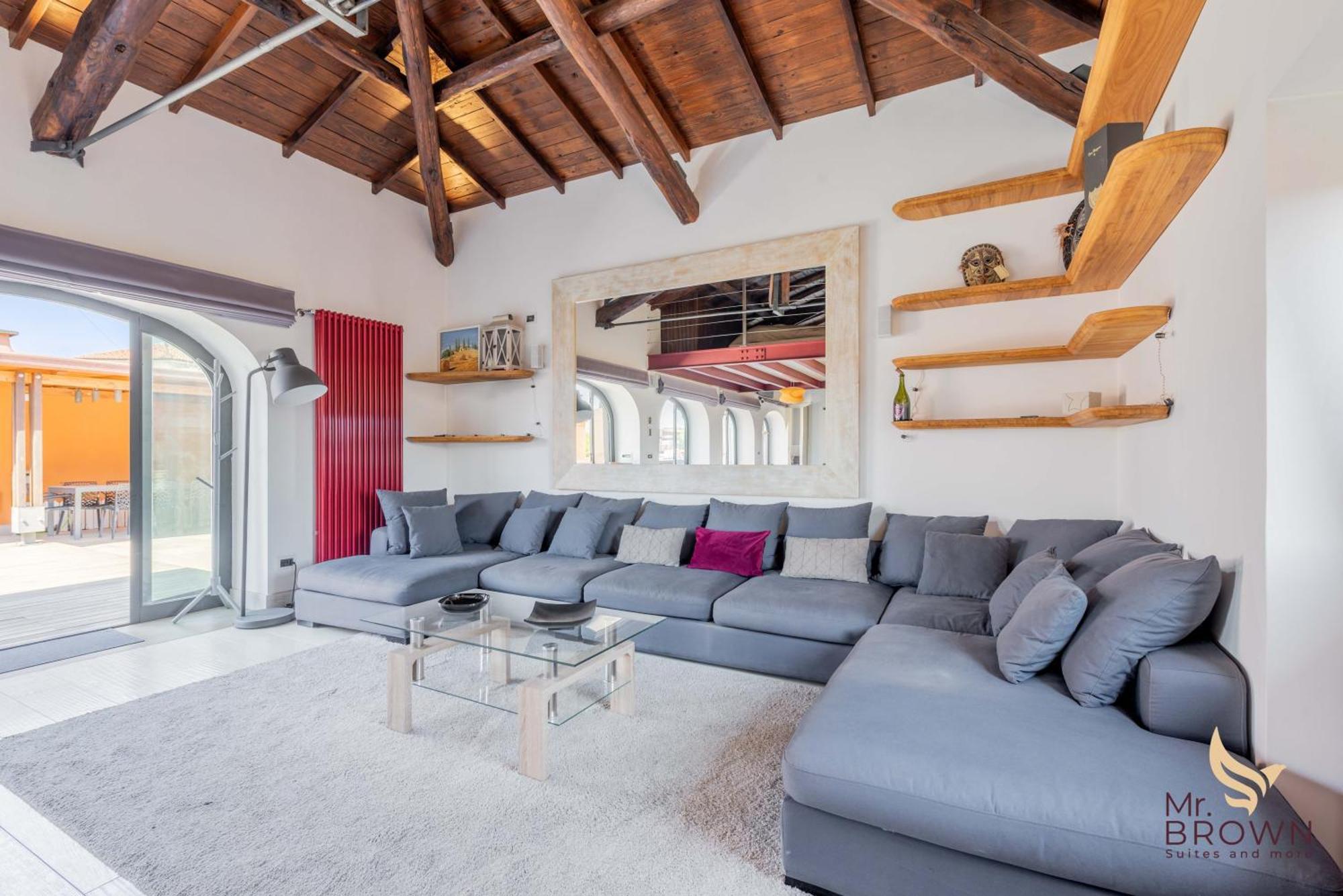 Apartment Mrbrown Luxury Terrace With Pool Rom