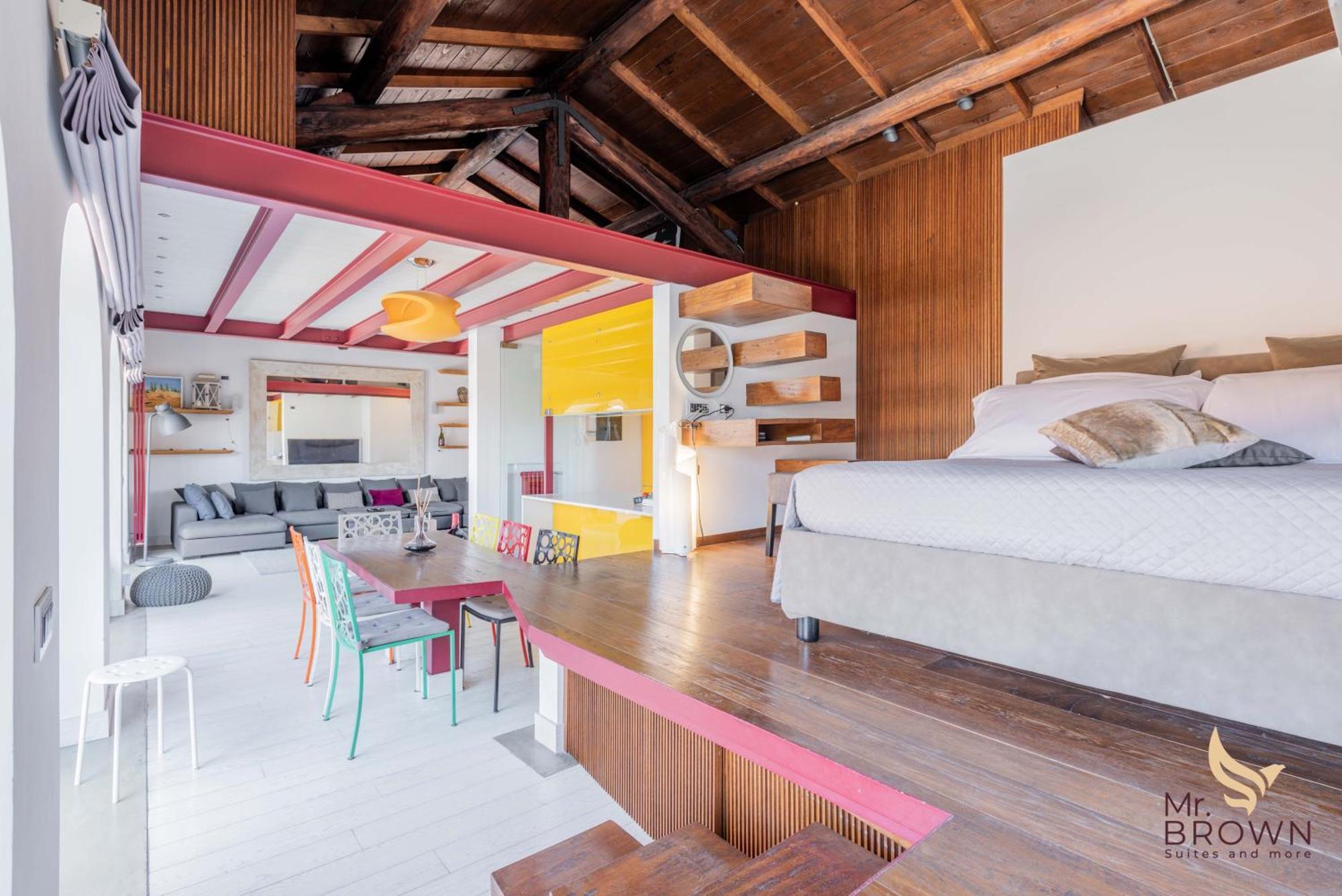 Mrbrown Luxury Terrace With Pool Apartment